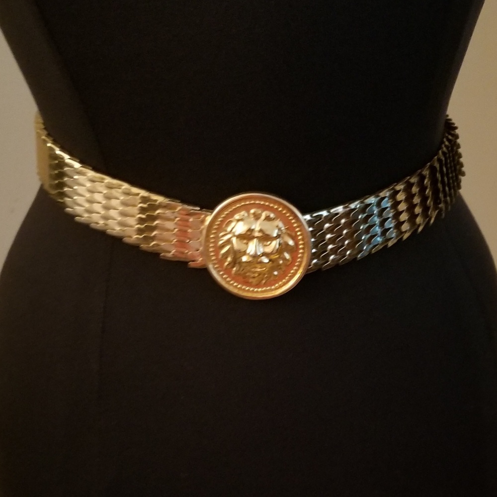 80's Vintage Gold Belt w/Lion Head Emblem